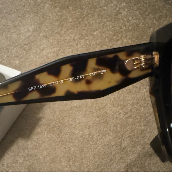 Prada women’s sunglassess - Picture 7 of 7